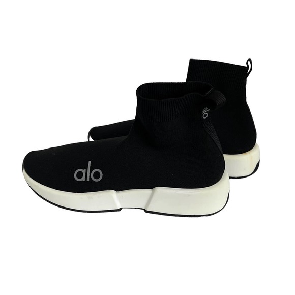 Alo Velocity Knit Sneaker in Black and White Women Size 8 - Picture 3 of 7